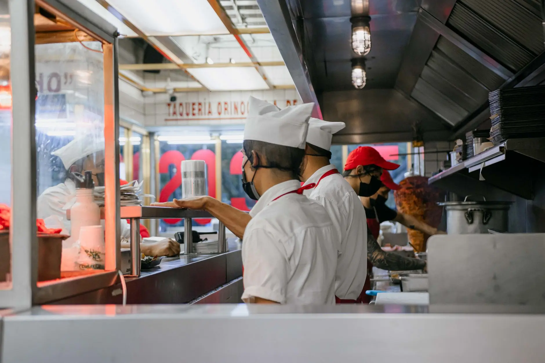 餐饮管理公司如何通过标准化食堂运营体系提升企事业单位就餐满意度正文配图 1